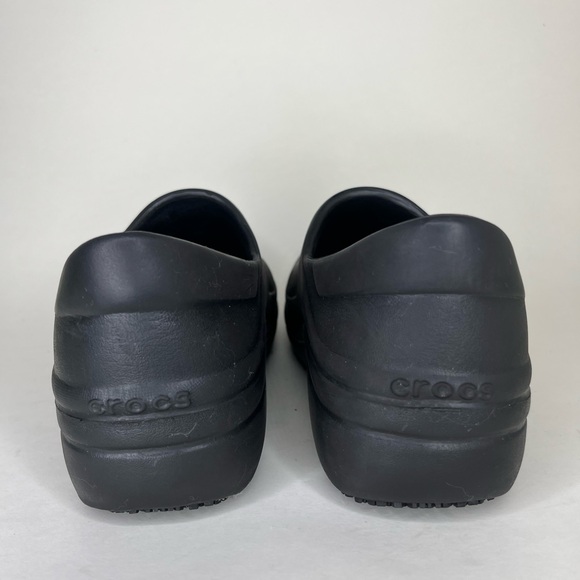 Crocs Shoes Clogs Slip Ons Women Size 8 Slip Resistan Black Rubber - Picture 5 of 13